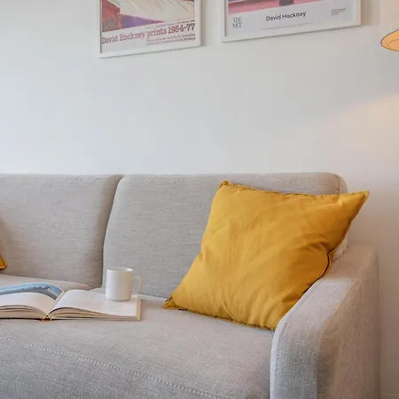 1 Bedroom Awesome In *